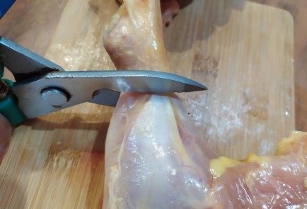 Фото шага рецепта Фаршированные окорочка 190090 шаг 2  