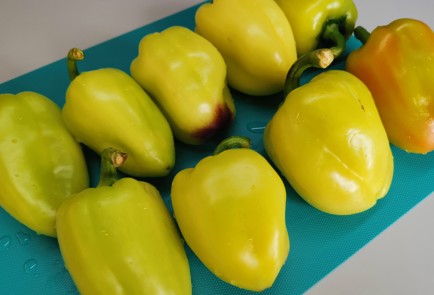 Фото шага рецепта Фаршированные перцы с фаршем 190475 шаг 1  