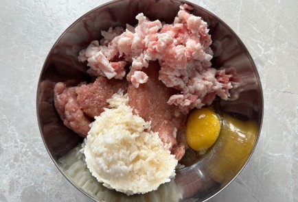 Фото шага рецепта Фаршированные перцы с рисом 189765 шаг 2  