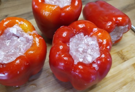 Фото шага рецепта Фаршированные перцы в томатном соусе 189081 шаг 8  