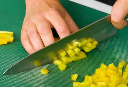 Фото шага рецепта Фаршированные помидоры 151273 шаг 2  