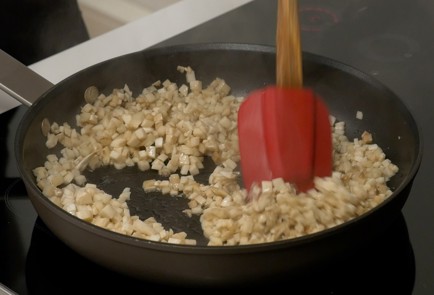 Фото шага рецепта Фаршированные шампиньоны 140199 шаг 5  