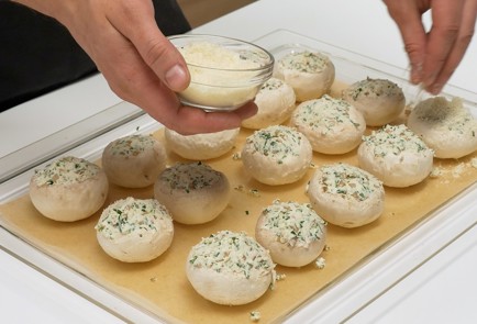 Фото шага рецепта Фаршированные шампиньоны 140199 шаг 9  