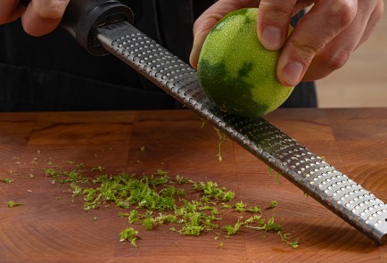 Фото шага рецепта Фаршированные яйца с крабовыми палочками и васаби 175400 шаг 5  