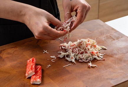 Фото шага рецепта Фаршированные яйца с крабовыми палочками и васаби 175400 шаг 6  