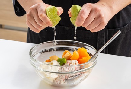 Фото шага рецепта Фаршированные яйца с крабовыми палочками и васаби 175400 шаг 8  