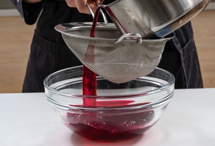 Фото шага рецепта Фаршированные яйца в свекольном маринаде 175394 шаг 5