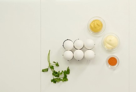 Фото шага рецепта Фаршированные яйца 126609 шаг 1  