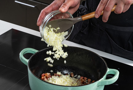 Фото шага рецепта Фасоль в духовке побостонски 191576 шаг 4  