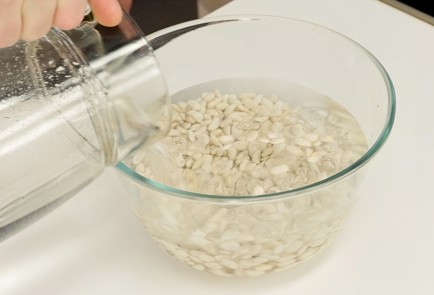 Фото шага рецепта Греческий фасолевый суп фасолада 114690 шаг 1