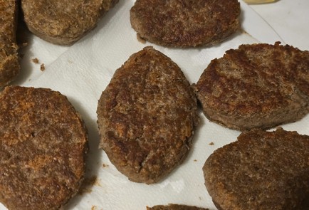 Фото шага рецепта Фасолевые котлеты 191536 шаг 11  