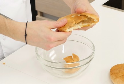 Фото шага рецепта Левантийский салат фаттуш 50259 шаг 1