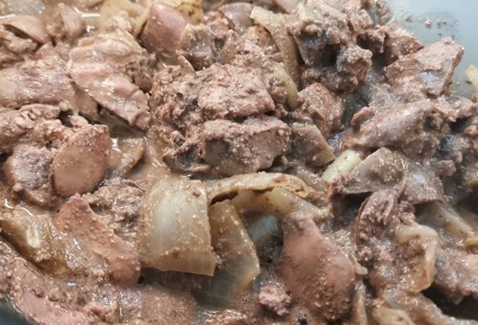 Фото шага рецепта Феттучини ширатаки с печенью 174439 шаг 7  