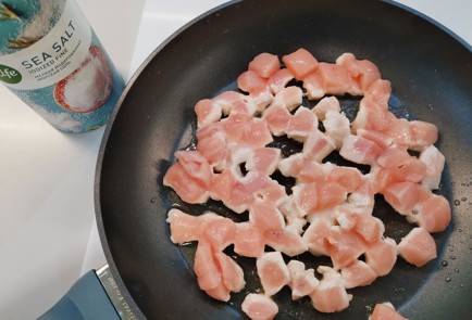 Фото шага рецепта Фетучини с курицей 188779 шаг 3