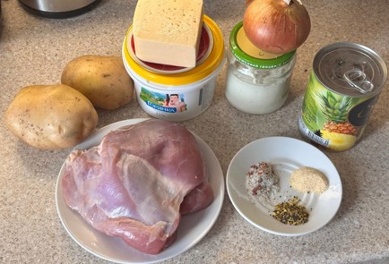 Фото шага рецепта Бедро индейки в духовке с картошкой 190608 шаг 1  