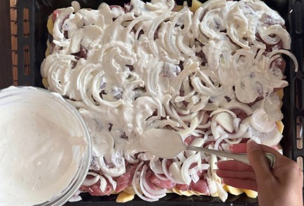 Фото шага рецепта Бедро индейки в духовке с картошкой 190608 шаг 16  