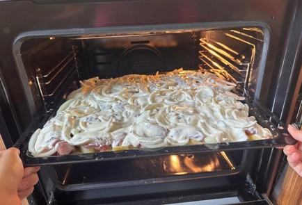 Фото шага рецепта Бедро индейки в духовке с картошкой 190608 шаг 17  