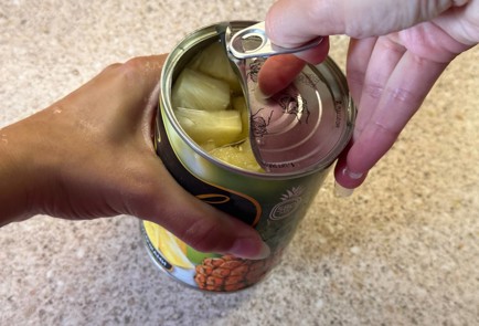 Фото шага рецепта Бедро индейки в духовке с картошкой 190608 шаг 6  