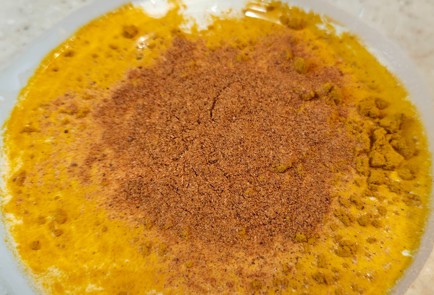 Фото шага рецепта Филе индейки на сковороде с куркумой и сливками 190812 шаг 7  