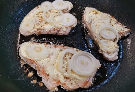 Фото шага рецепта Филе индейки с сыром пофранцузски 175940 шаг 10  