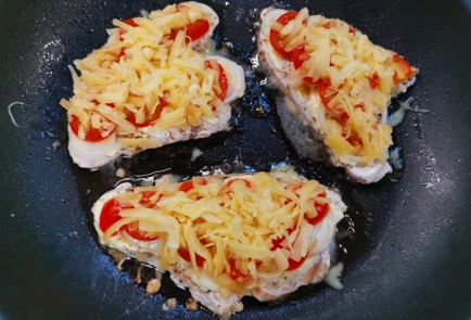 Фото шага рецепта Филе индейки с сыром пофранцузски 175940 шаг 12  