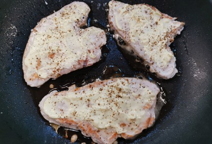 Фото шага рецепта Филе индейки с сыром пофранцузски 175940 шаг 9  