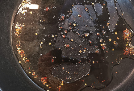 Фото шага рецепта Филе куриного бедра обжаренное в специях 151770 шаг 1  