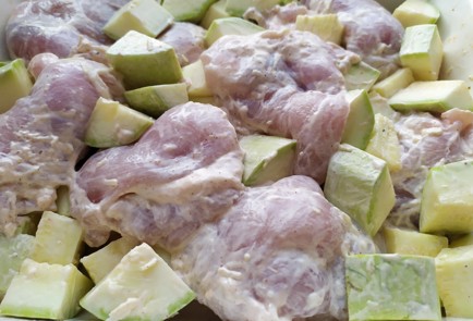 Фото шага рецепта Филе куриного бедра с кабачками 189493 шаг 9  