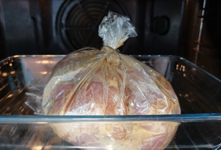 Фото шага рецепта Филе куриного бедра в рукаве 186548 шаг 9