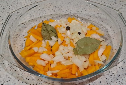 Фото шага рецепта Филе куриной грудки с рисом и тыквой запеченное в духовке 187869 шаг 4  