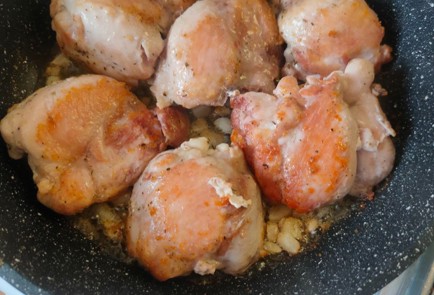 Фото шага рецепта Филе куриных ножек тушенное с горчицей и сливками 187251 шаг 6  