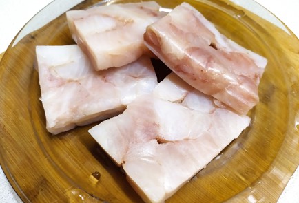 Фото шага рецепта Филе минтая под сыром 189332 шаг 1  