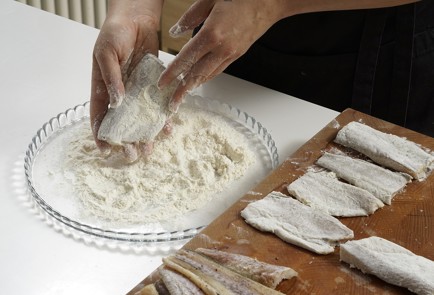 Фото шага рецепта Филе минтая с ореховым соусом 152997 шаг 10  