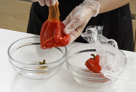 Фото шага рецепта Филе минтая с ореховым соусом 152997 шаг 4  