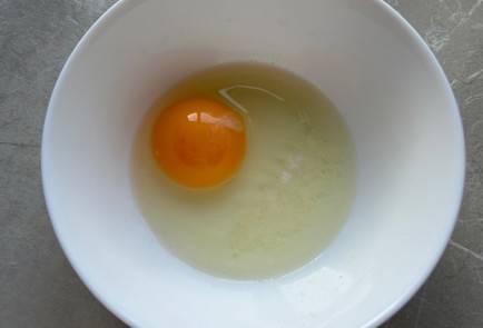 Фото шага рецепта Филе минтая в сухарях 174808 шаг 2  