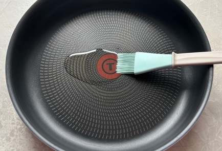 Фото шага рецепта Филе сибаса запеченное в сухарях 174337 шаг 2  