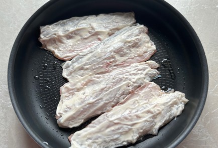 Фото шага рецепта Филе сибаса запеченное в сухарях 174337 шаг 6  