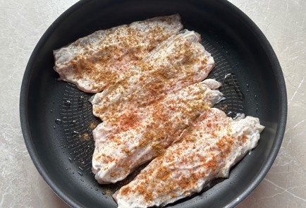 Фото шага рецепта Филе сибаса запеченное в сухарях 174337 шаг 7  