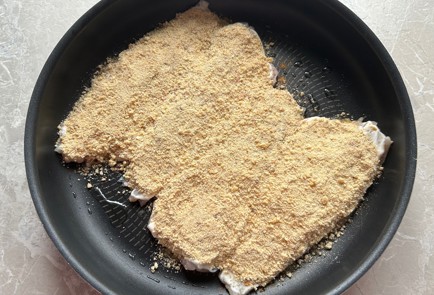 Фото шага рецепта Филе сибаса запеченное в сухарях 174337 шаг 8  