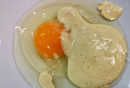 Фото шага рецепта Филе зубатки в яичном кляре 152755 шаг 2  