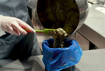 Фото шага рецепта Финансье с фисташками 151877 шаг 5  