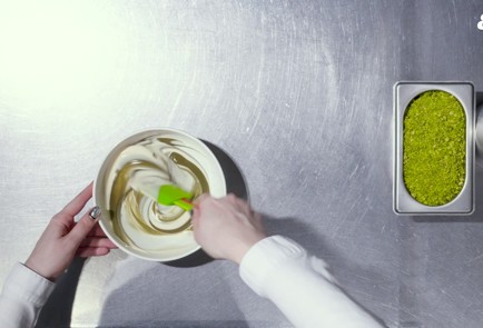 Фото шага рецепта Финансье с фисташками 151877 шаг 8  