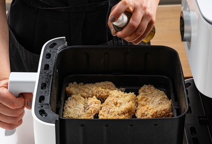 Фото шага рецепта Фишэндчипс из пикши в аэрогриле 189271 шаг 7  