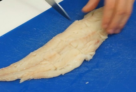 Фото шага рецепта Фишэндчипс в пивном кляре 81319 шаг 2  