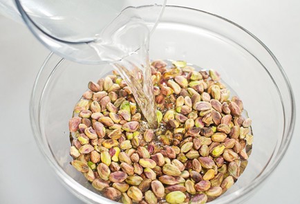 Фото шага рецепта Фисташковый мусс с авокадо 31131 шаг 1  