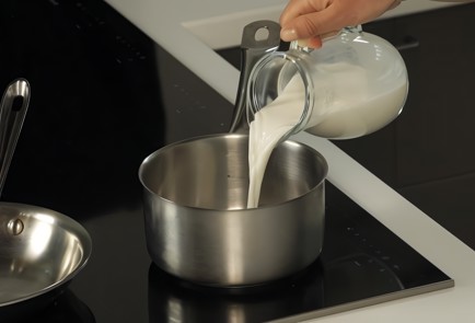 Фото шага рецепта Флан 136962 шаг 1  