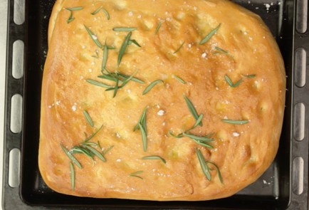 Фото шага рецепта Фокачча 55758 шаг 4  