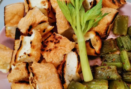 Фото шага рецепта Фондю с сельдереем и обжаренным багетом 152833 шаг 7  