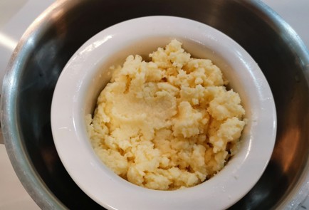 Фото шага рецепта Фондю с сельдереем и обжаренным багетом 152833 шаг 8  