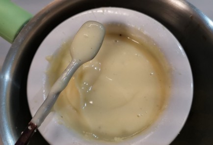 Фото шага рецепта Фондю с сельдереем и обжаренным багетом 152833 шаг 9  